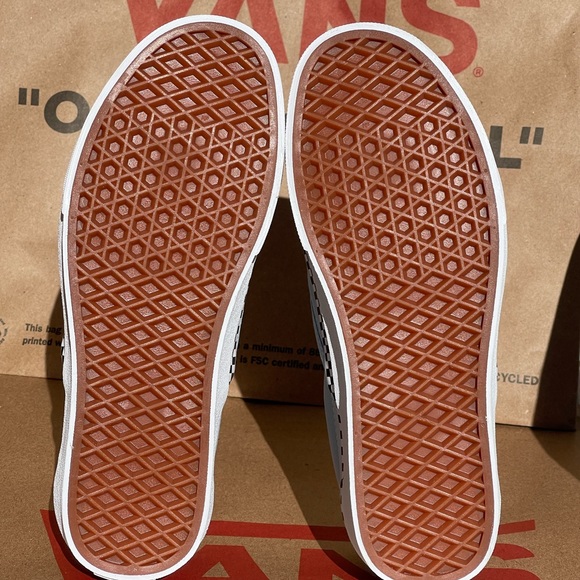 Classic Slip-On Vans - Picture 5 of 10
